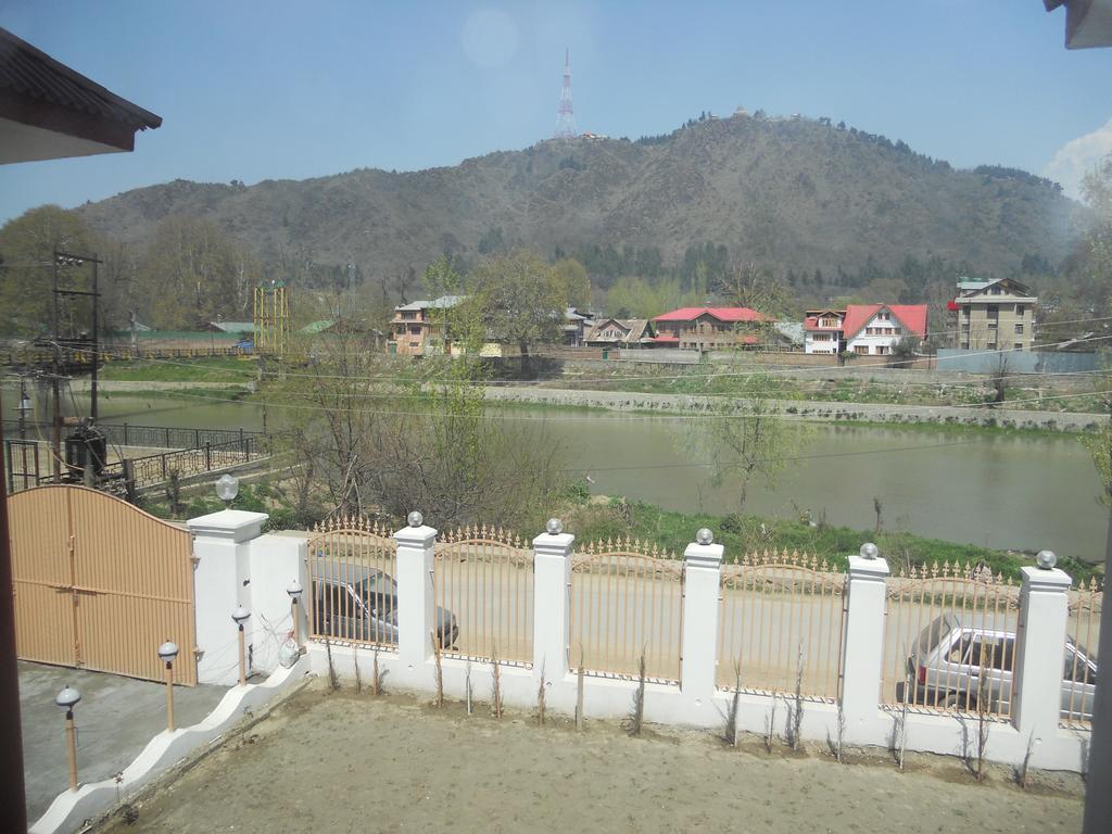 Hotel Royale Jannat Srinagar  Luaran gambar